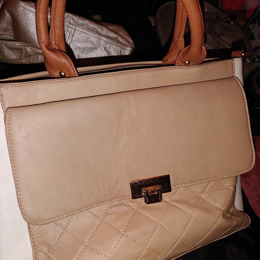 Purse's - Picture 7 of 9